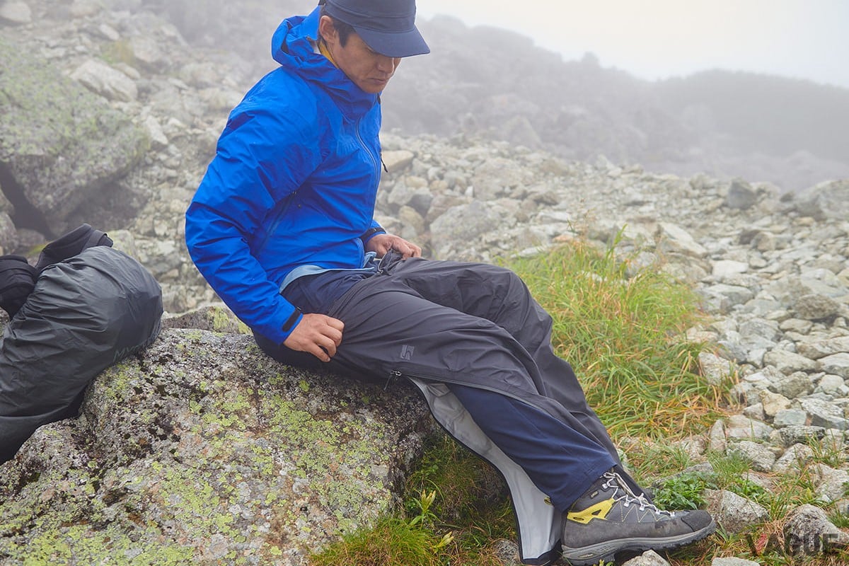 着脱可能なベンチレーション兼用のサイドファスナー 