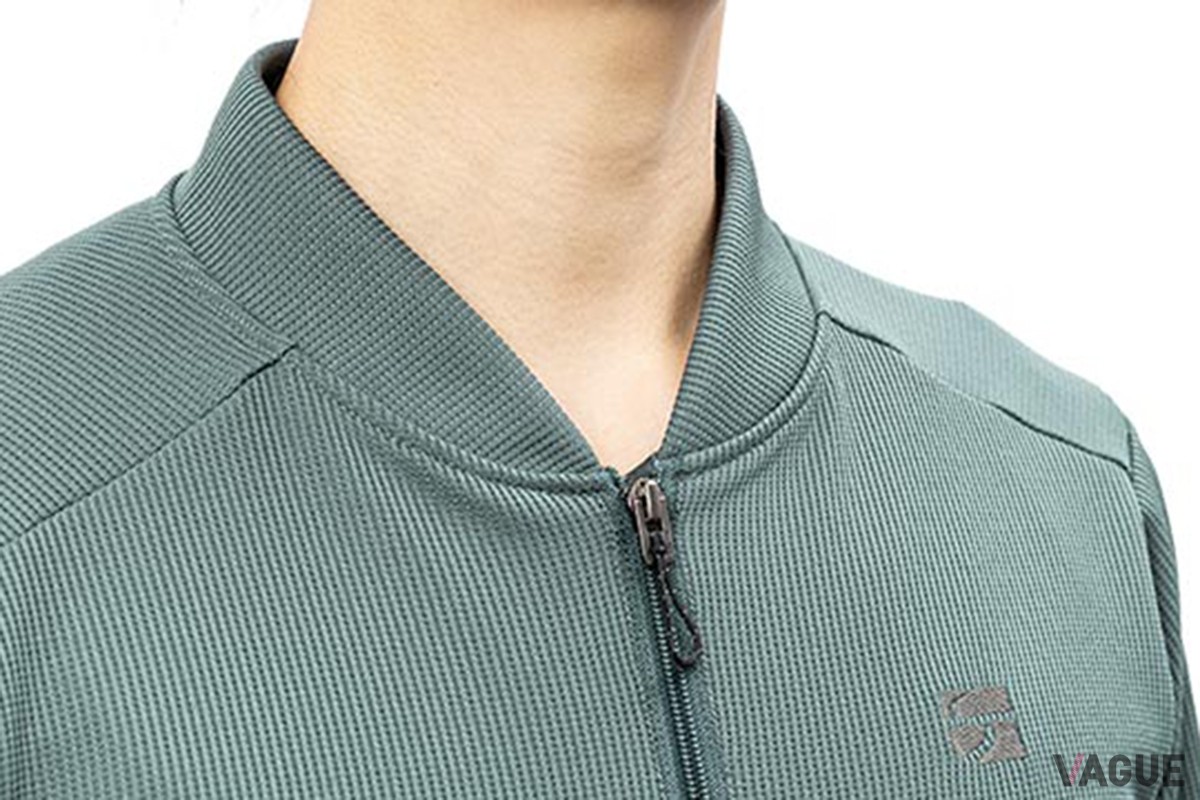 干渉しづらい襟形状