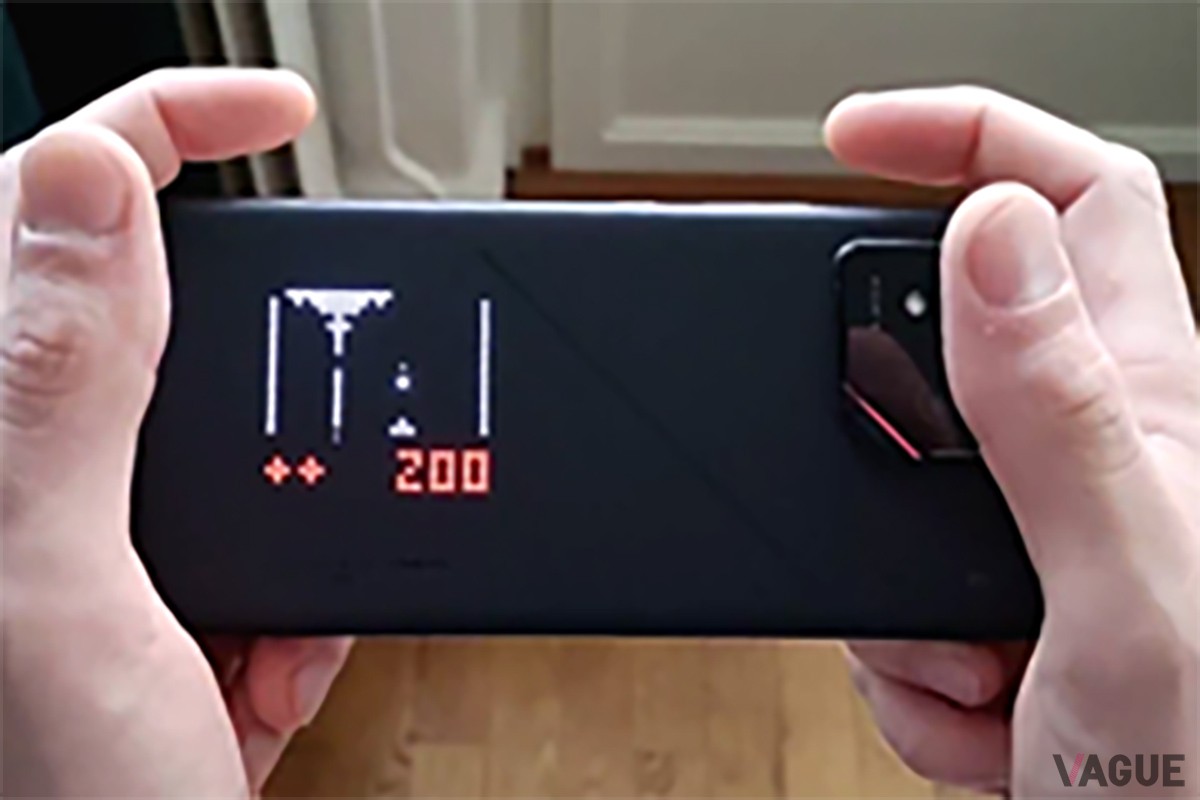 背面のミニLEDを使ったミニゲームもプレイ可能