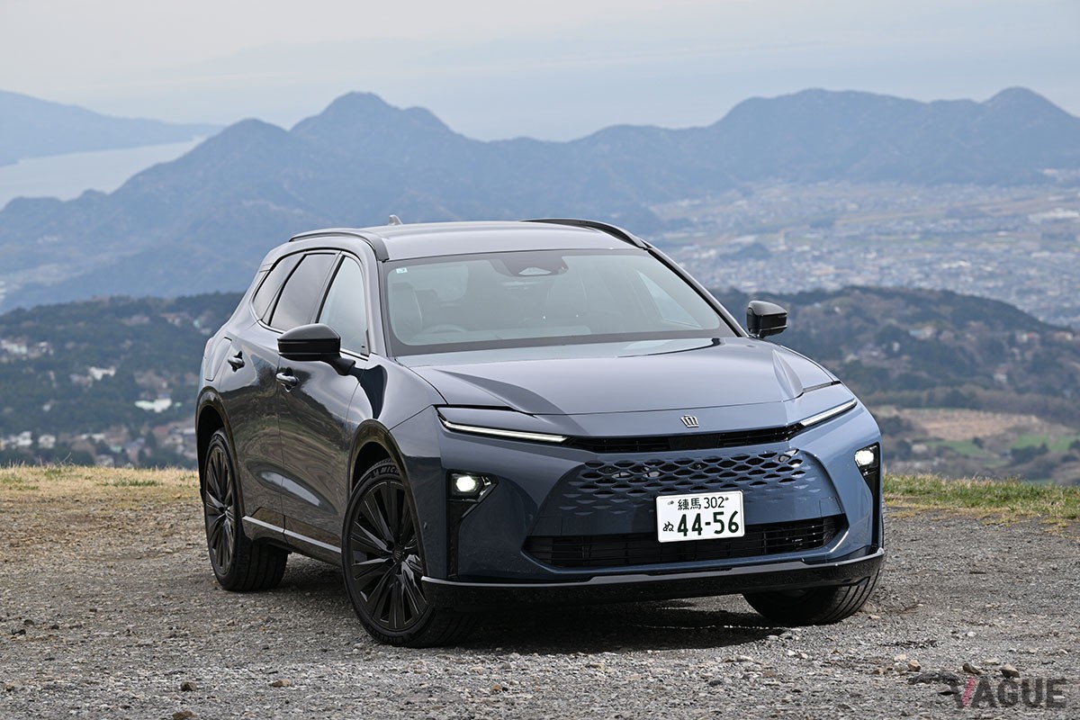 トヨタ新型「クラウン・エステート RS」（PHEV）