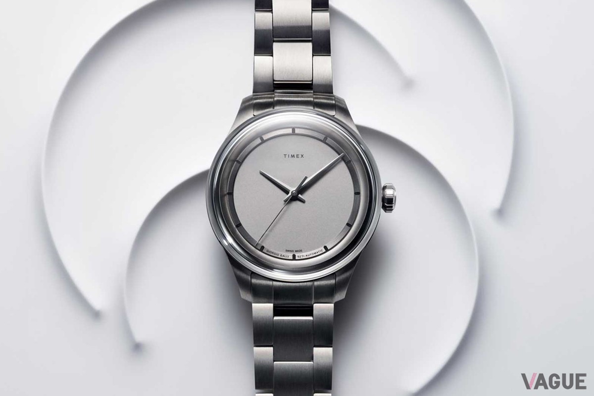 ケース幅いっぱいまで覆うドーム型のサファイアガラス製風防