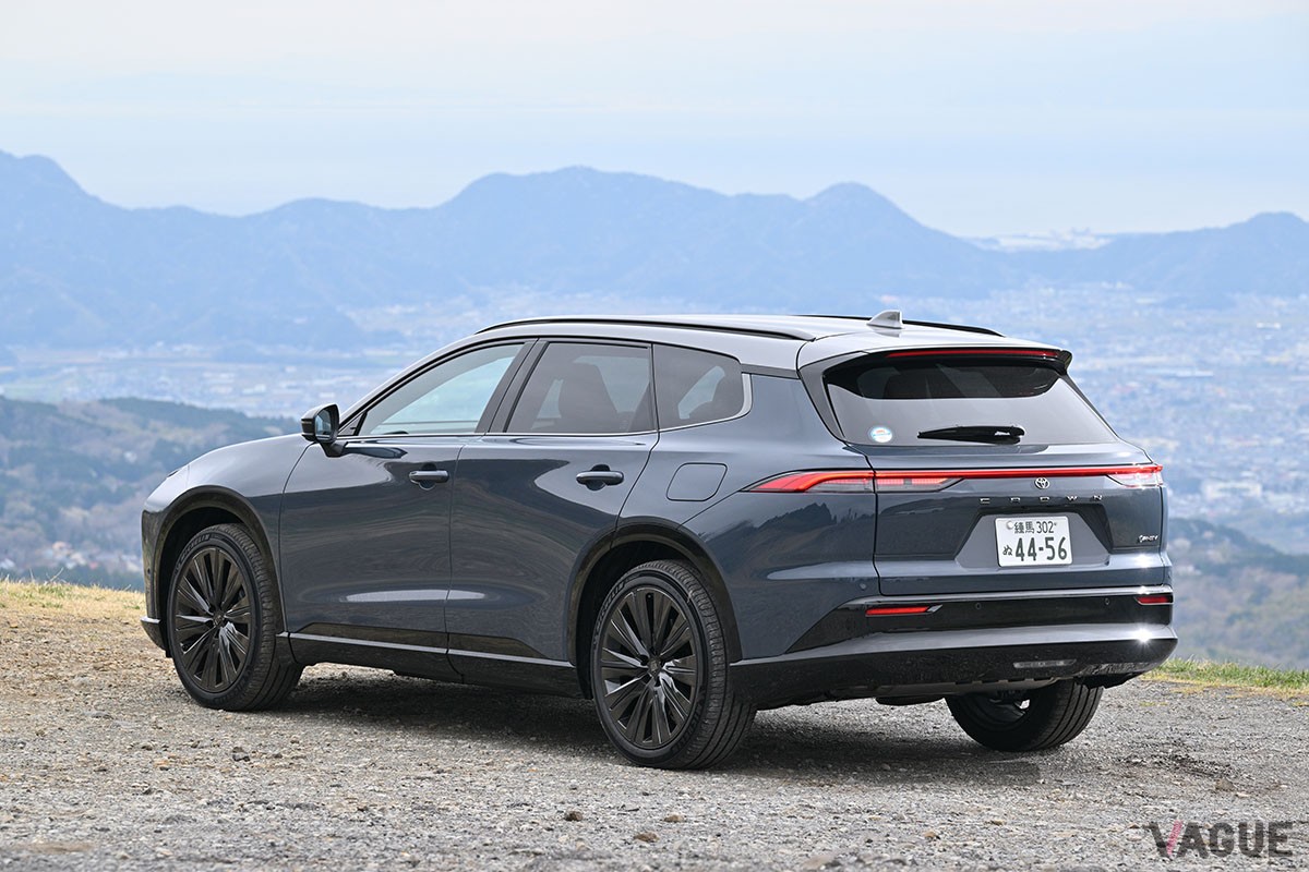 トヨタ新型「クラウン・エステート RS」（PHEV）