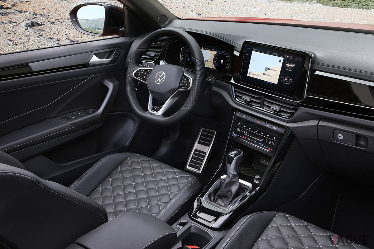 2019年に登場したフォルクスワーゲン「T-Rocカブリオレ」は、コンパクトなクロスオーバーSUV「T-Roc」に追加設定されたオープンカー