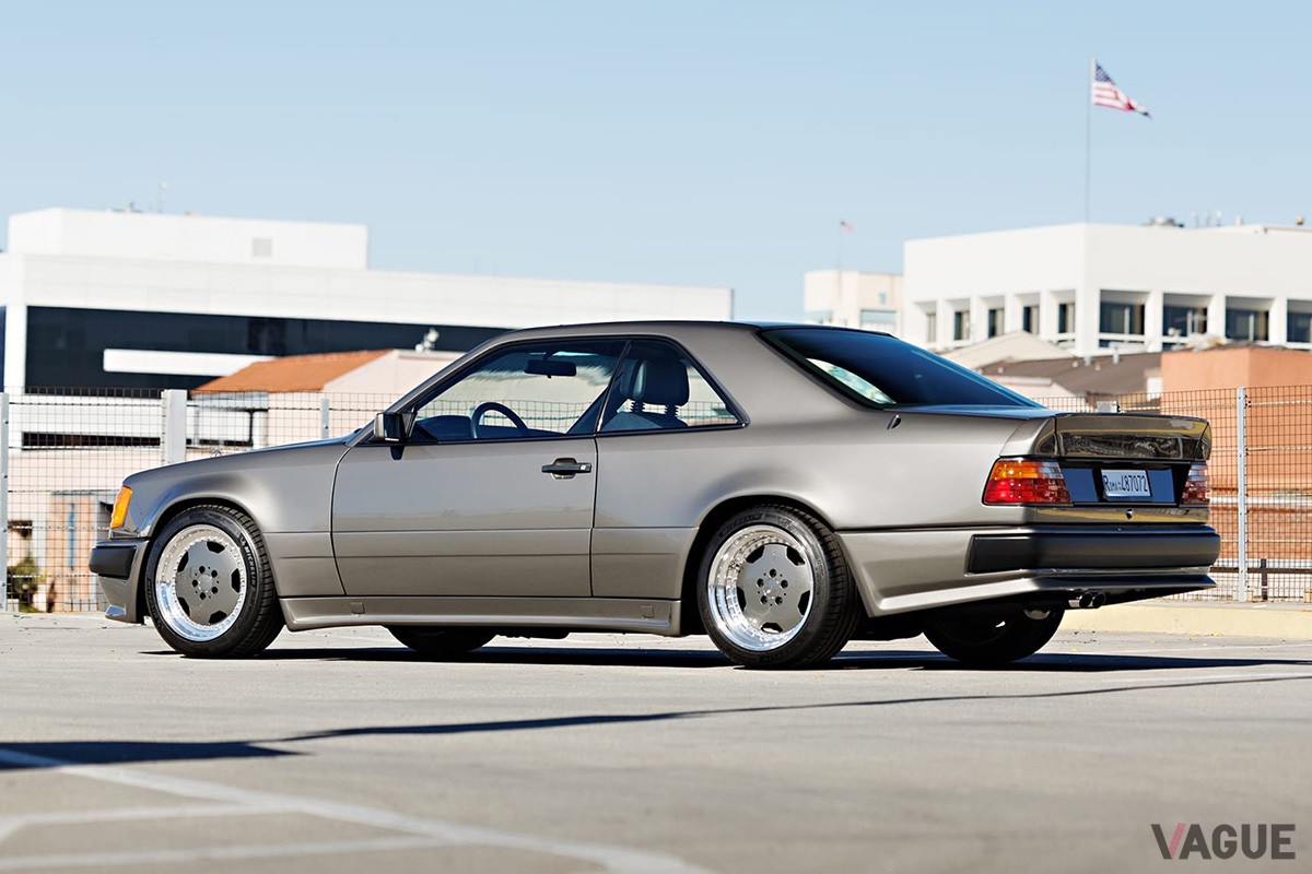 C124型の「300CE」をベースとする“ハンマークーペ”ことAMG「300CE 6.0-4V ハンマー ワイドバージョン」（C）ClassicDriver.com