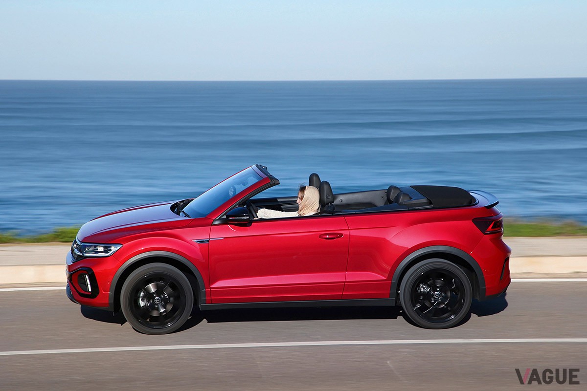 2019年に登場したフォルクスワーゲン「T-Rocカブリオレ」は、コンパクトなクロスオーバーSUV「T-Roc」に追加設定されたオープンカー