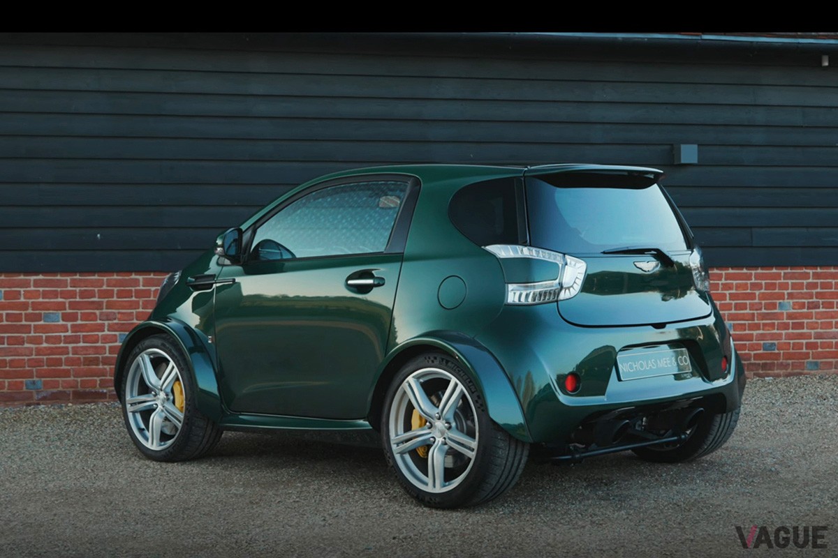 英国の中古車販売店で発見したアストンマーティン「シグネットV8」（C）YouTube『Nicholas Mee & Company Ltd』