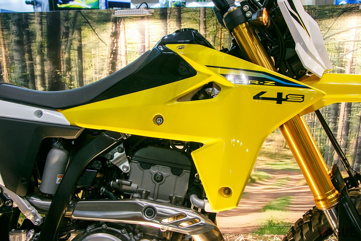 スズキ「DR-Z4S」
