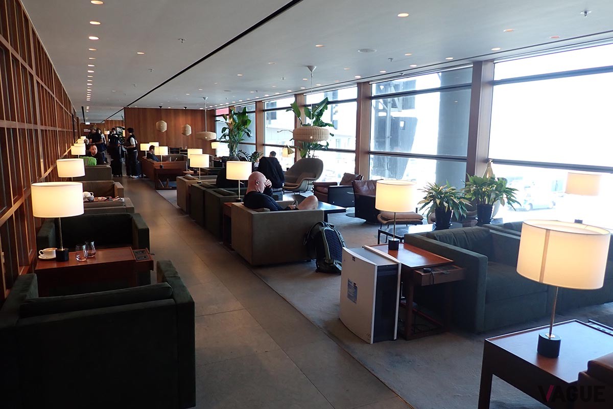 キャセイパシフィック航空のビジネスクラスラウンジ「The Pier」は規模も大きく、施設も充実