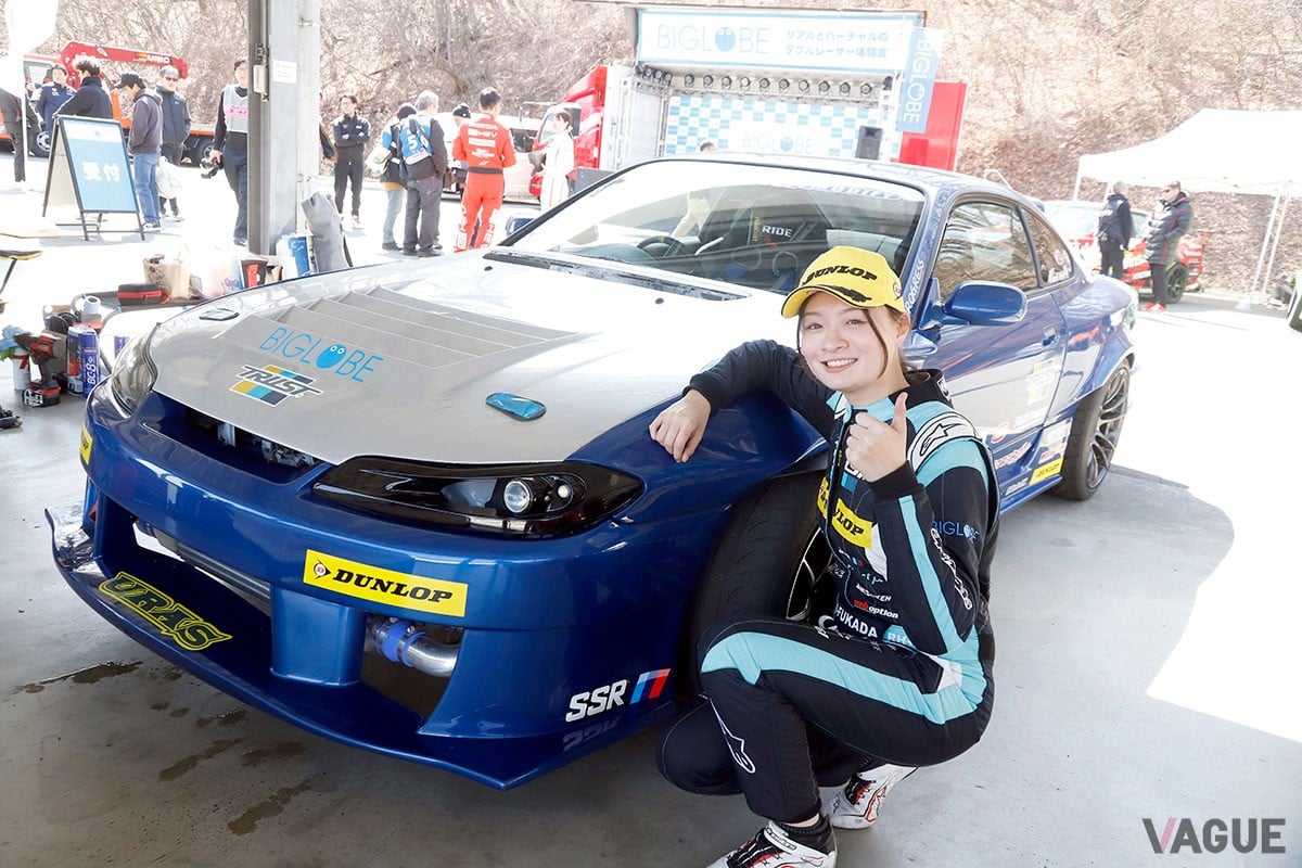 未体験の富士スピードウェイのショートコースでドリフト走行を披露すべく、深田選手は「バーチャル」上でトレーニングを積んできた