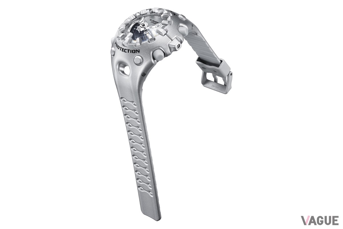 G-SHOCK独自の耐衝撃性能をキープしながら、ユニークかつ力強い外装デザインを実現