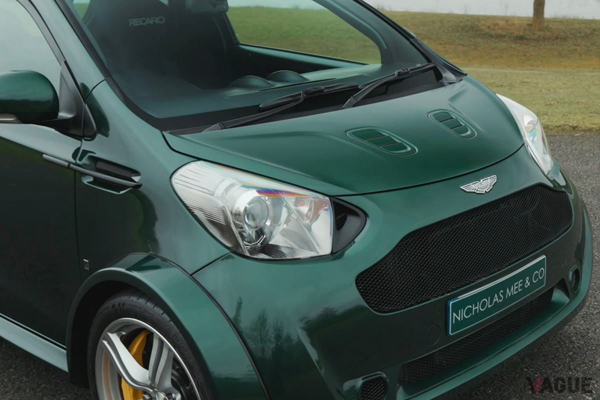 英国の中古車販売店で発見したアストンマーティン「シグネットV8」（C）YouTube『Nicholas Mee & Company Ltd』
