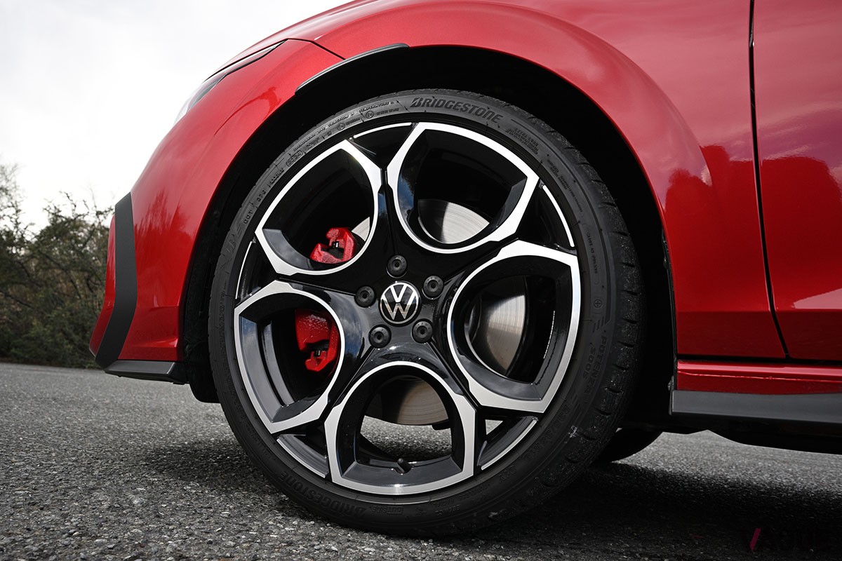 VW新型「ゴルフGTI」