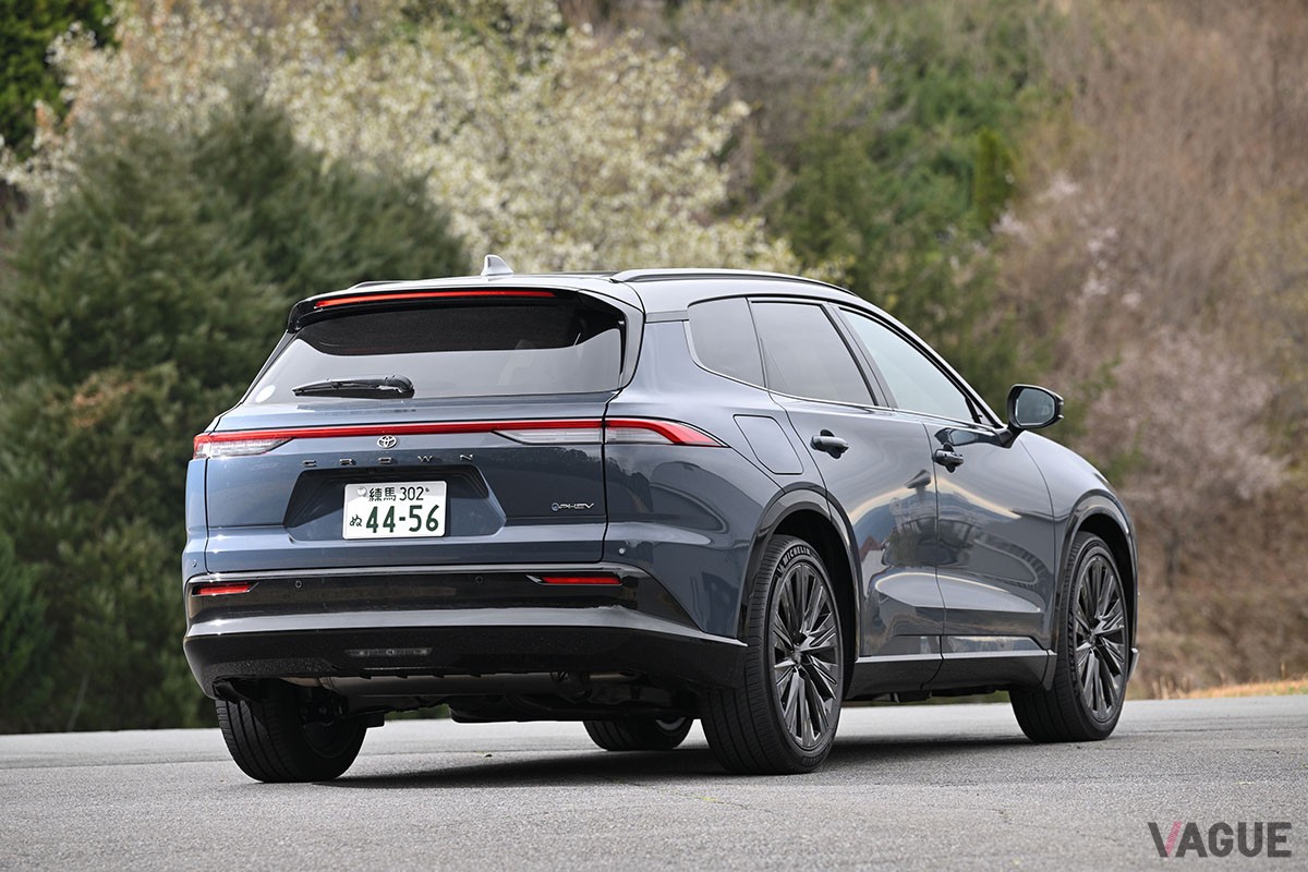 トヨタ新型「クラウン・エステート RS」（PHEV）