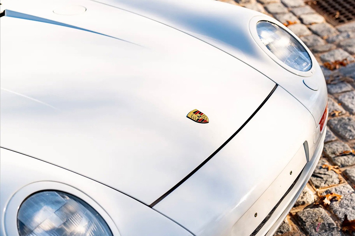 「959」スポーツ仕様は、空力を最適化したボディや4WDシステム、電子制御シャシーなどを採用（C）RMサザビーズ