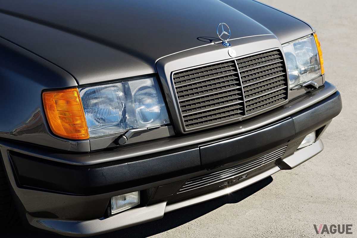 C124型の「300CE」をベースとする“ハンマークーペ”ことAMG「300CE 6.0-4V ハンマー ワイドバージョン」（C）ClassicDriver.com