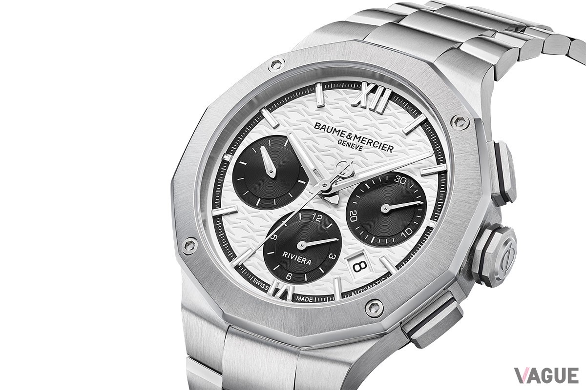 モダンなバイカラーが新鮮なデイトモデル。リューズとプッシャー、フランジにもブラックのアクセントを添える