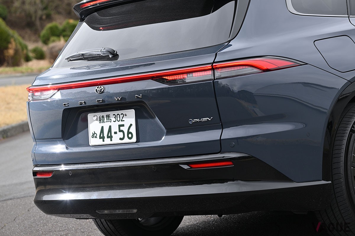トヨタ新型「クラウン・エステート RS」（PHEV）