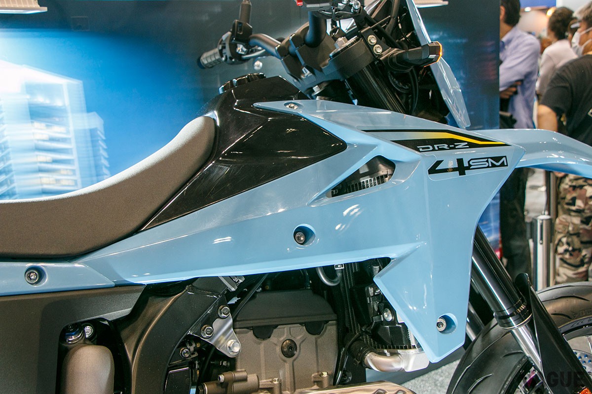 スズキ「DR-Z4SM」