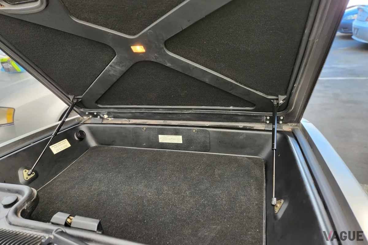 米国オークションに登場、落札された1981年式デロリアン「DMC-12」