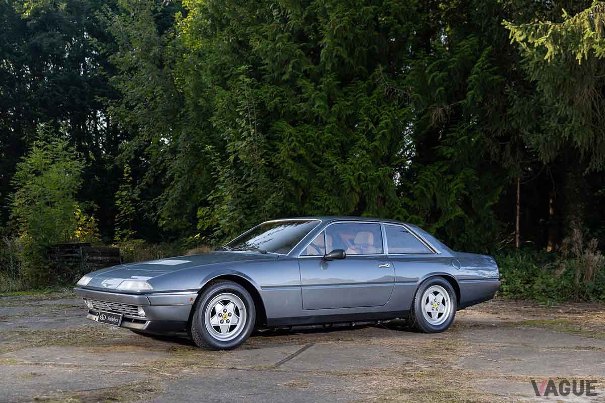 12万750ユーロ（日本円で約1946万円）で落札された1985年式フェラーリ「412」Simon Clay(c)2024 Courtesy of RM Sotheby's