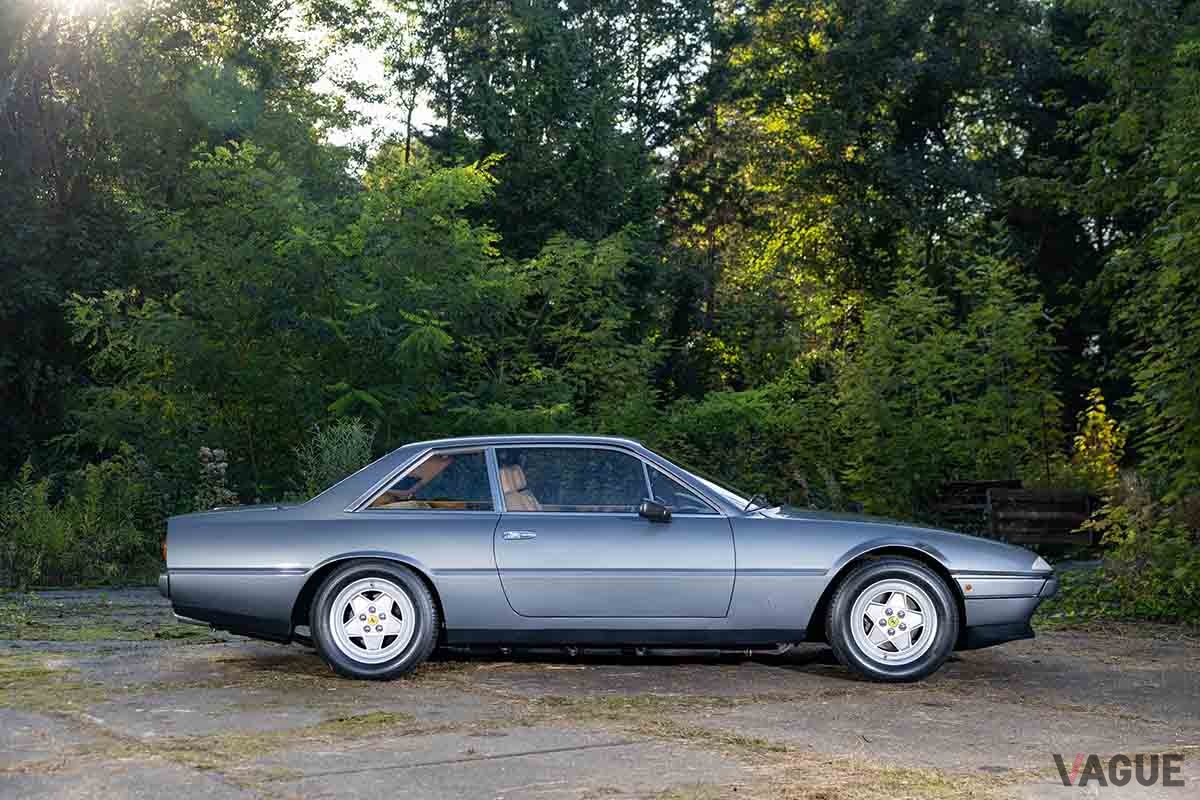 12万750ユーロ（日本円で約1946万円）で落札された1985年式フェラーリ「412」Simon Clay(c)2024 Courtesy of RM Sotheby's