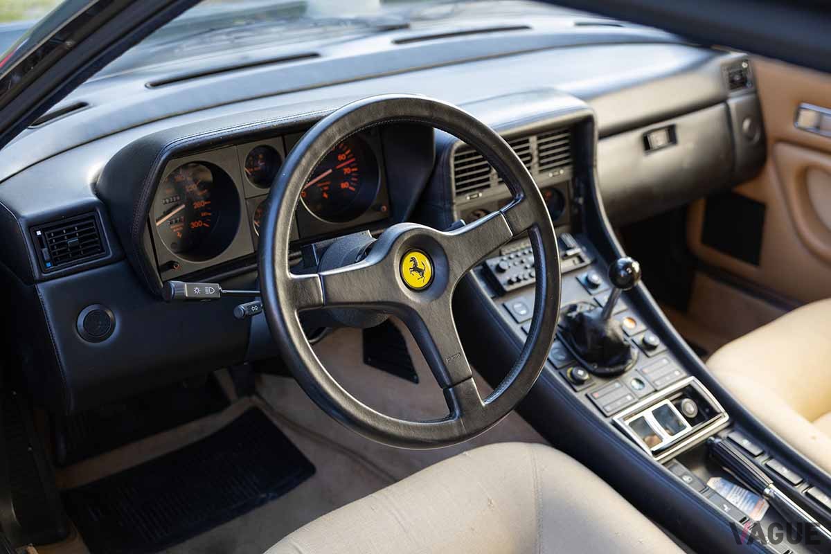 12万750ユーロ（日本円で約1946万円）で落札された1985年式フェラーリ「412」Simon Clay(c)2024 Courtesy of RM Sotheby's