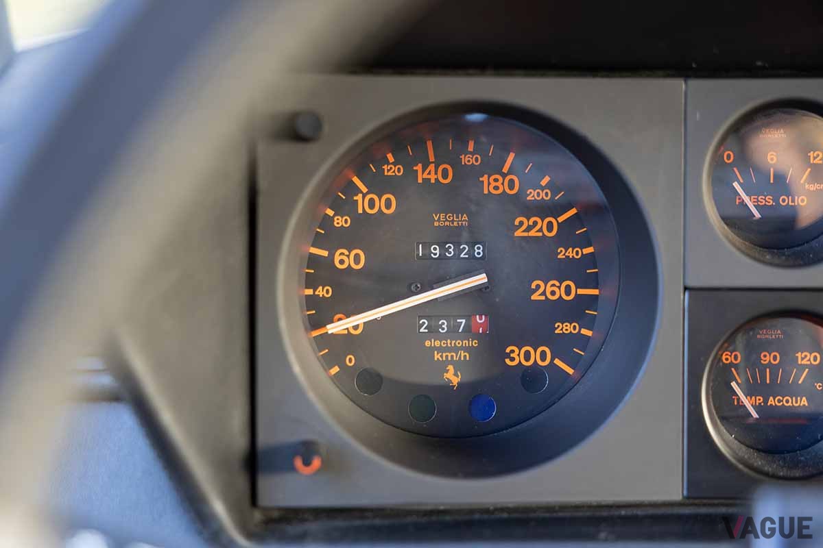 12万750ユーロ（日本円で約1946万円）で落札された1985年式フェラーリ「412」Simon Clay(c)2024 Courtesy of RM Sotheby's