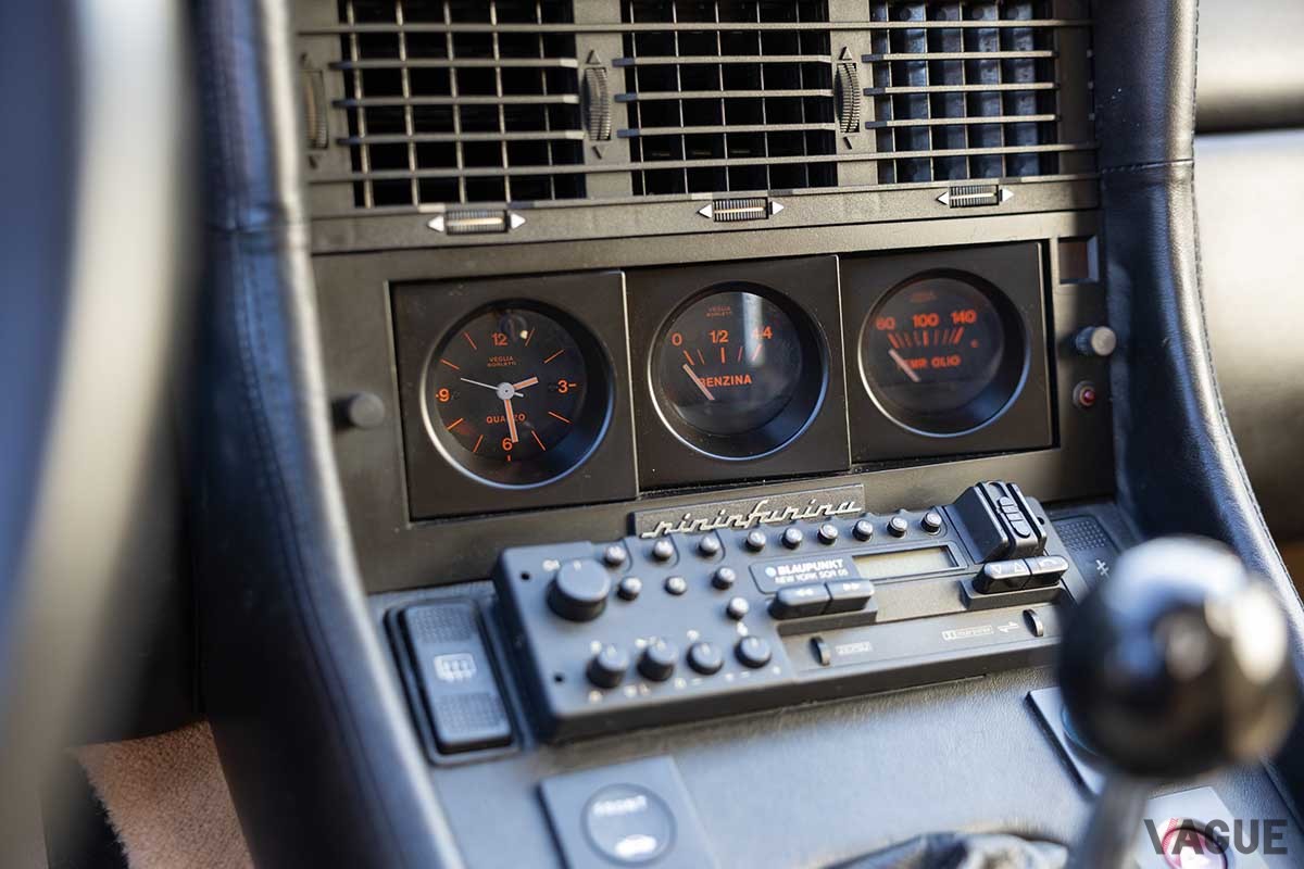 12万750ユーロ（日本円で約1946万円）で落札された1985年式フェラーリ「412」Simon Clay(c)2024 Courtesy of RM Sotheby's