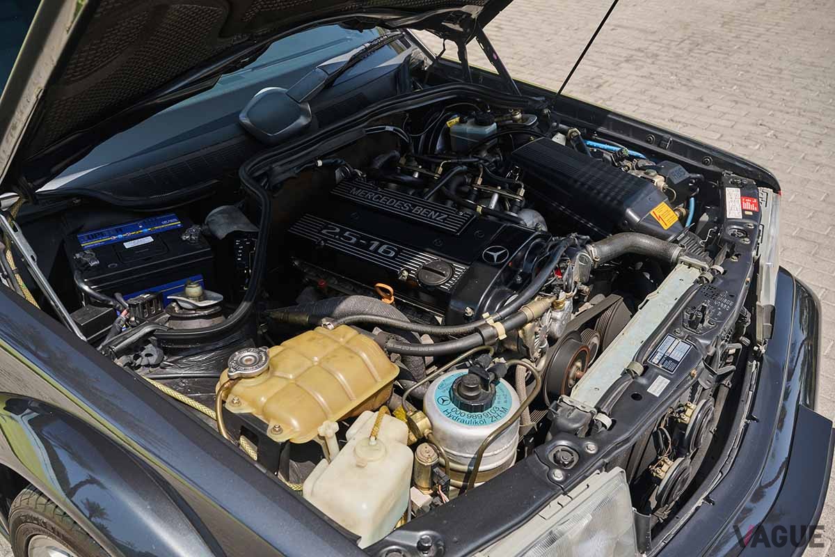 オークションに出品された1990年式メルセデス・ベンツ「190E 2.5-16 エボリューションII」Sami Sasso(C)2025 Courtesy of RM Sotheby's