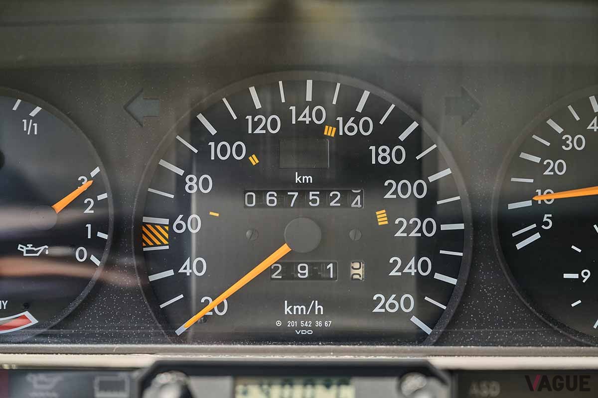 オークションに出品された1990年式メルセデス・ベンツ「190E 2.5-16 エボリューションII」Sami Sasso(C)2025 Courtesy of RM Sotheby's