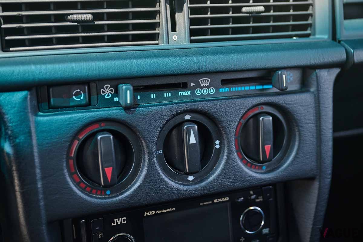 オークションに出品された1990年式メルセデス・ベンツ「190E 2.5-16 エボリューションII」Sami Sasso(C)2025 Courtesy of RM Sotheby's