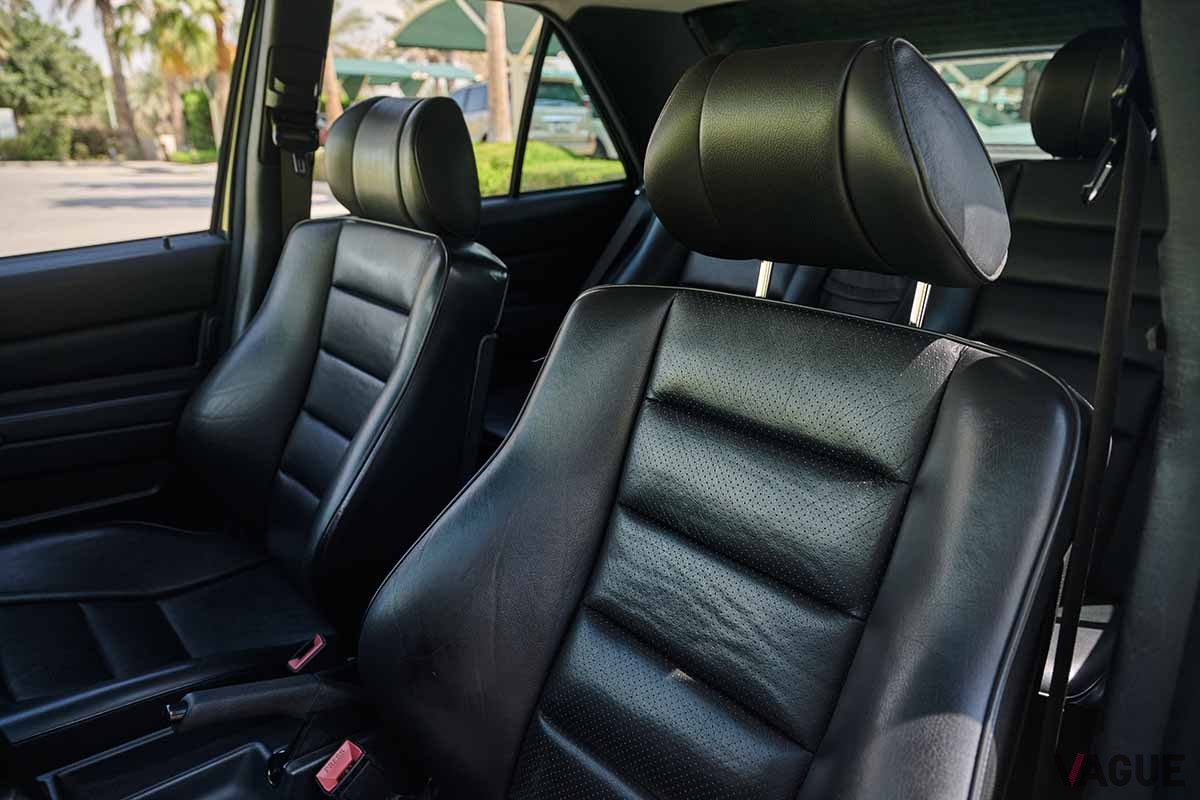 オークションに出品された1990年式メルセデス・ベンツ「190E 2.5-16 エボリューションII」Sami Sasso(C)2025 Courtesy of RM Sotheby's