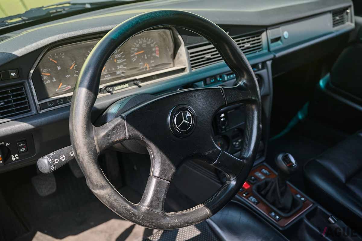 オークションに出品された1990年式メルセデス・ベンツ「190E 2.5-16 エボリューションII」Sami Sasso(C)2025 Courtesy of RM Sotheby's
