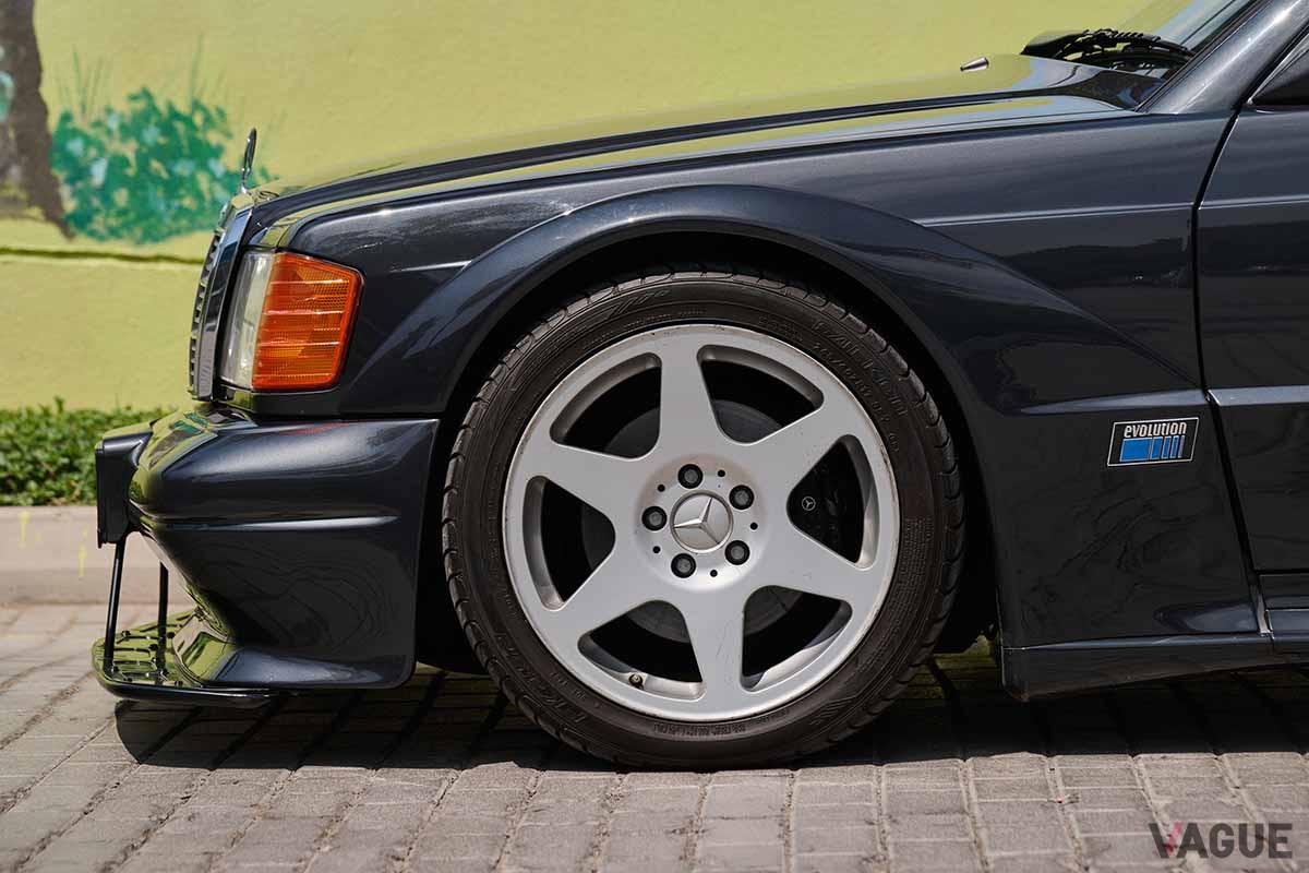 オークションに出品された1990年式メルセデス・ベンツ「190E 2.5-16 エボリューションII」Sami Sasso(C)2025 Courtesy of RM Sotheby's