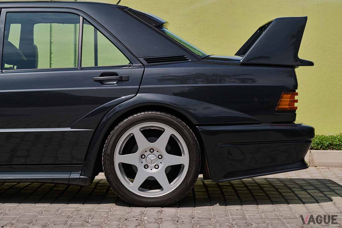 オークションに出品された1990年式メルセデス・ベンツ「190E 2.5-16 エボリューションII」Sami Sasso(C)2025 Courtesy of RM Sotheby's