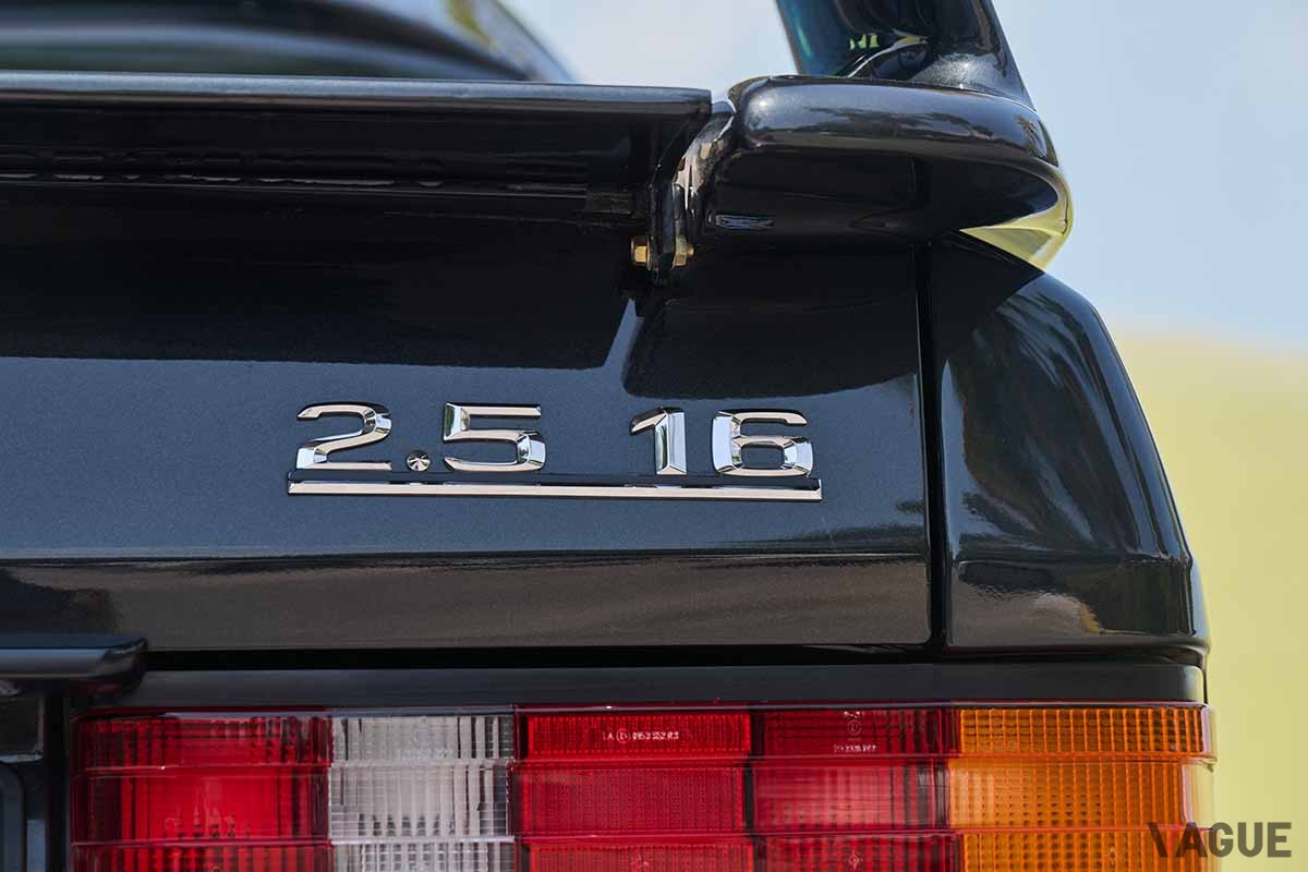オークションに出品された1990年式メルセデス・ベンツ「190E 2.5-16 エボリューションII」Sami Sasso(C)2025 Courtesy of RM Sotheby's