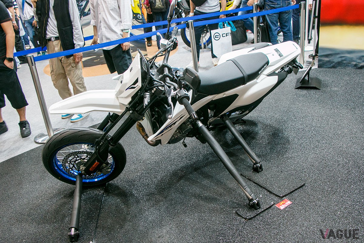 スズキ「DR-Z4SM」