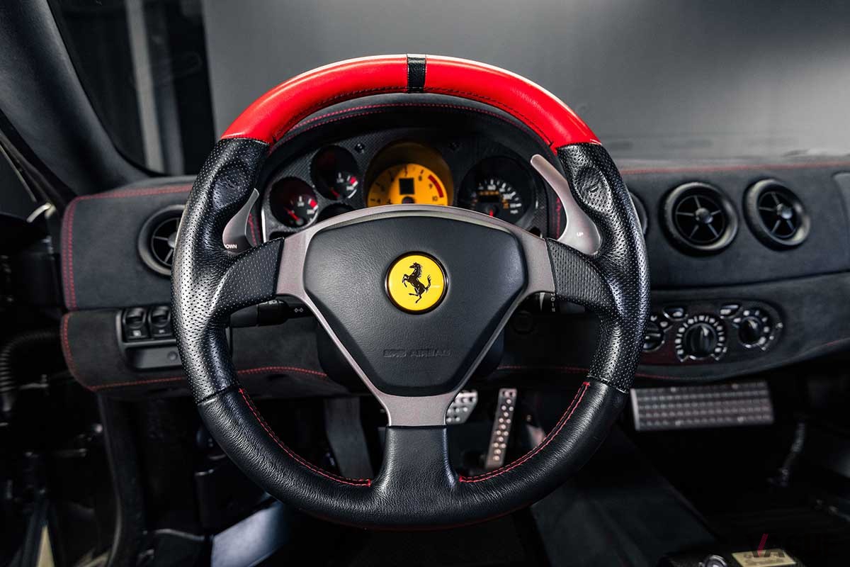オークションに登場した2004年式フェラーリ「360チャレンジストラダーレ」(c)2025 Courtesy of RM Sotheby's