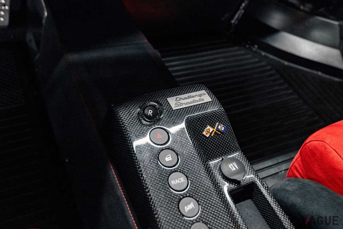 オークションに登場した2004年式フェラーリ「360チャレンジストラダーレ」(c)2025 Courtesy of RM Sotheby's