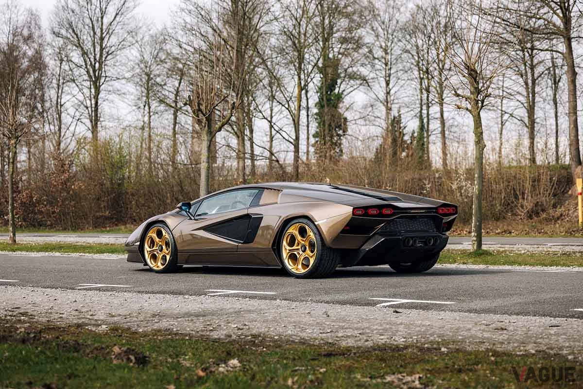 オークションに登場したランボルギーニ「カウンタックLPI-800」Keno Zache ©2023 Courtesy of RM Sotheby's