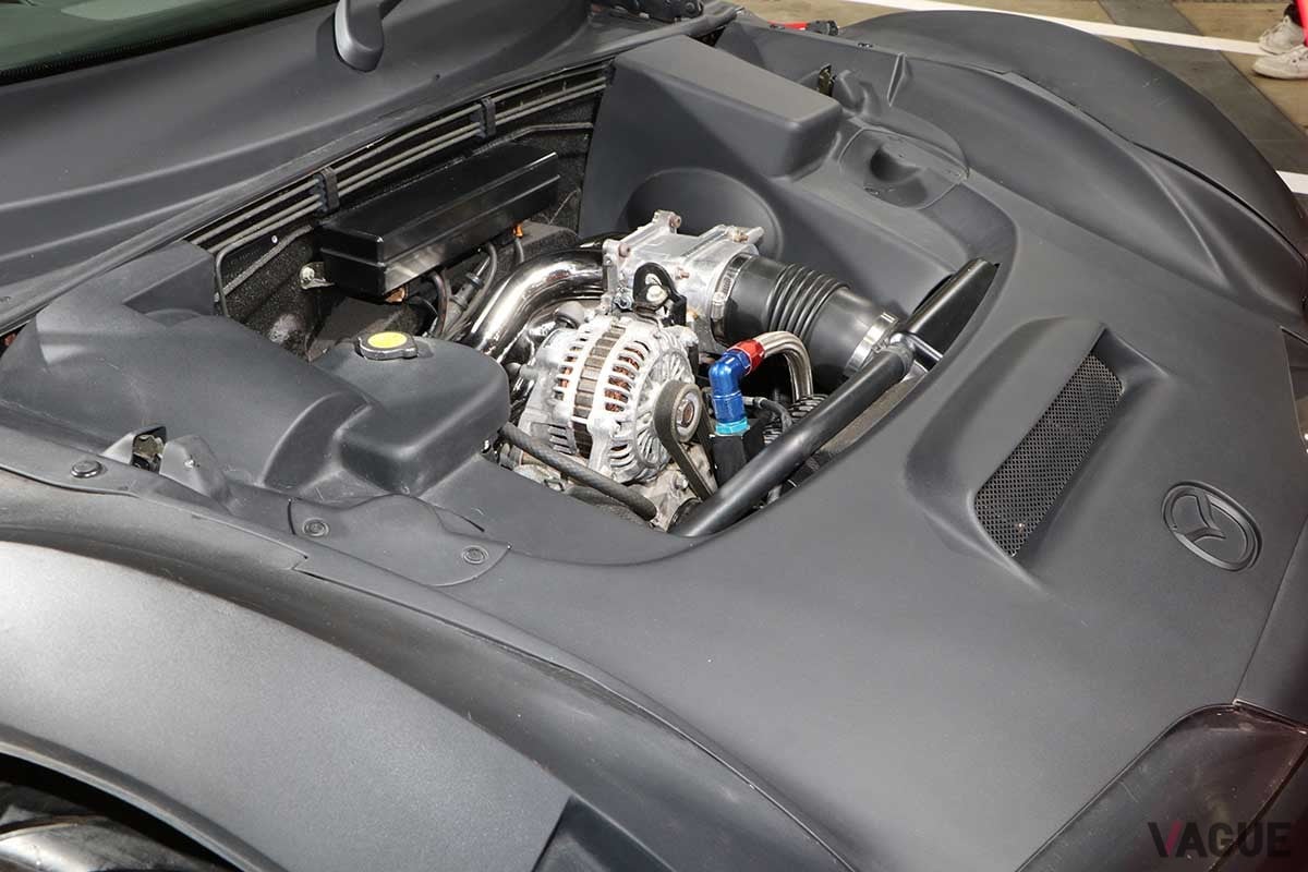 1999年に発表されたコンセプトカー、マツダ「RX-EVOLV」