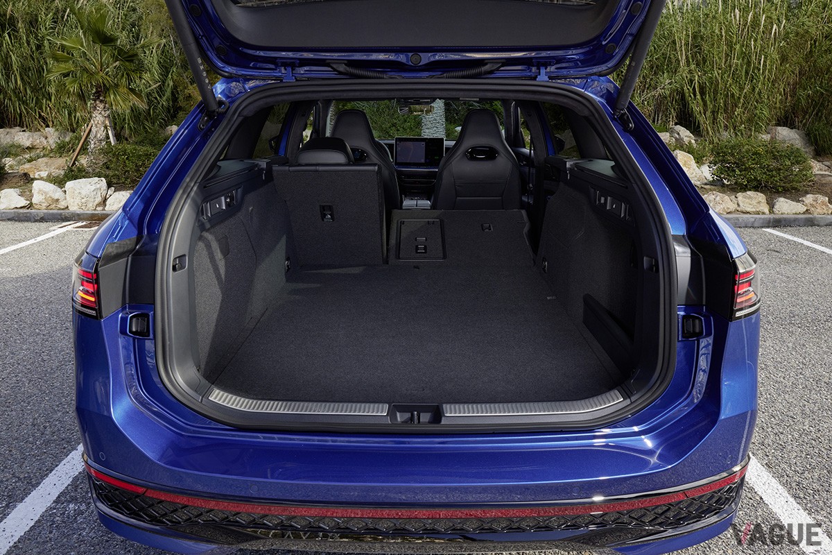 VW新型「パサート」