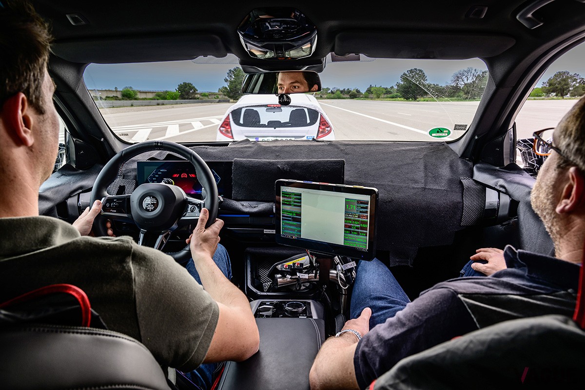 南フランスで最終テストを行なったBMW新型「X3」。まもなく世界初公開される予定だ