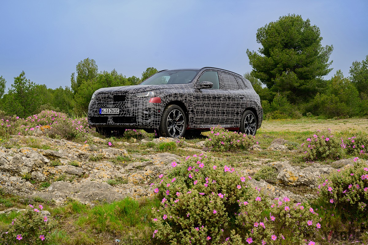 南フランスで最終テストを行なったBMW新型「X3」。まもなく世界初公開される予定だ