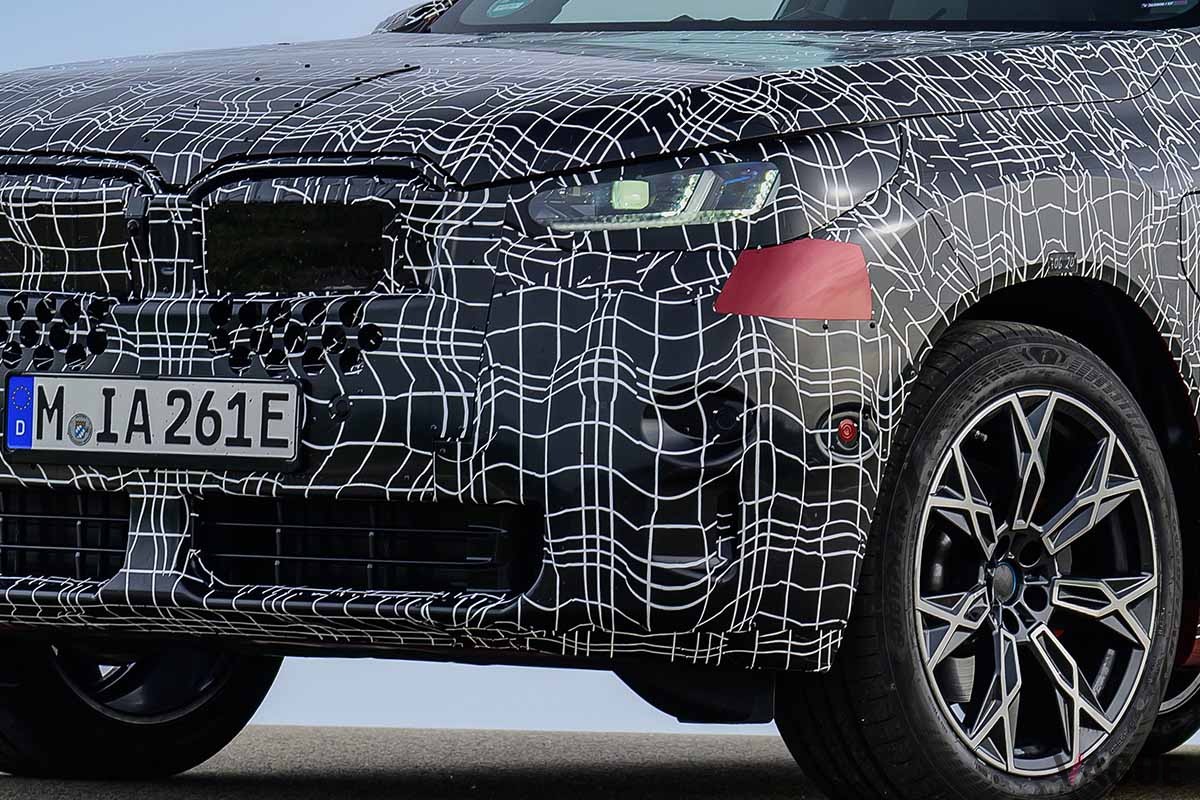 南フランスで最終テストを行なったBMW新型「X3」。まもなく世界初公開される予定だ