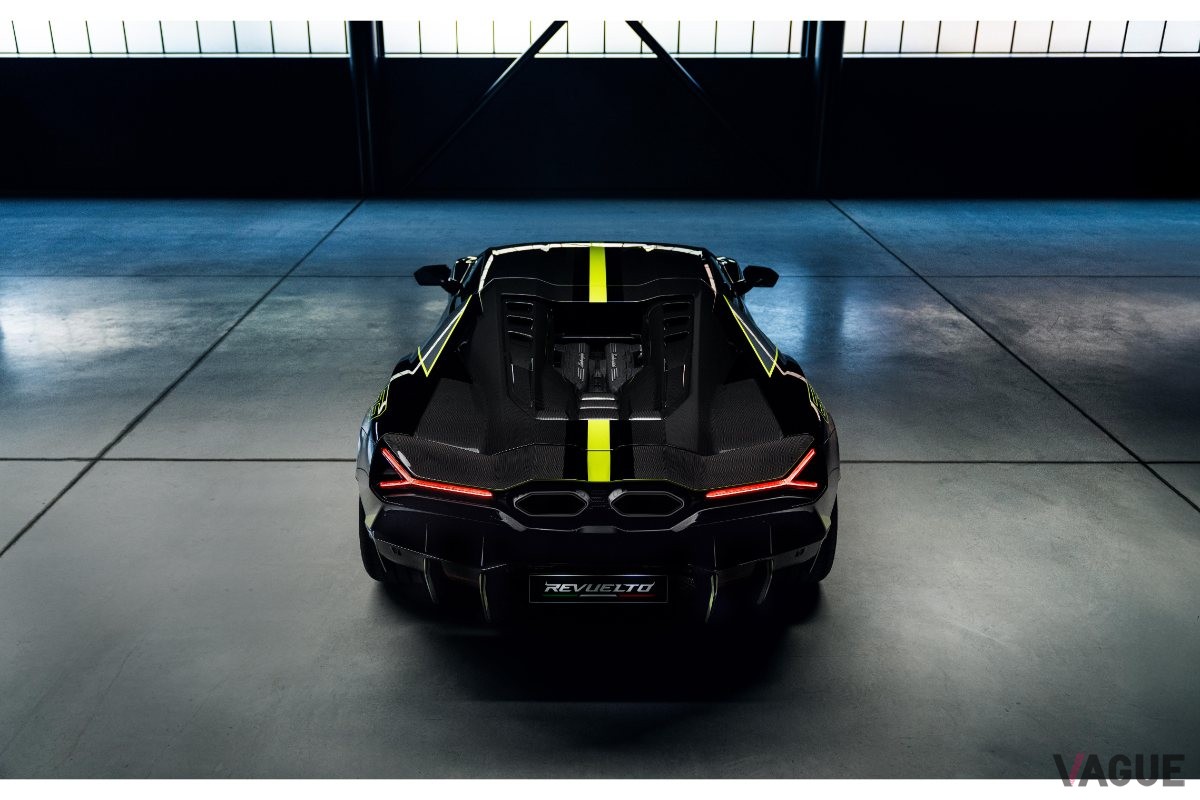 ドゥカティ限定バイク「パニガーレ V4 ランボルギーニ」とランボルギーニの特別仕様車「レヴエルト」