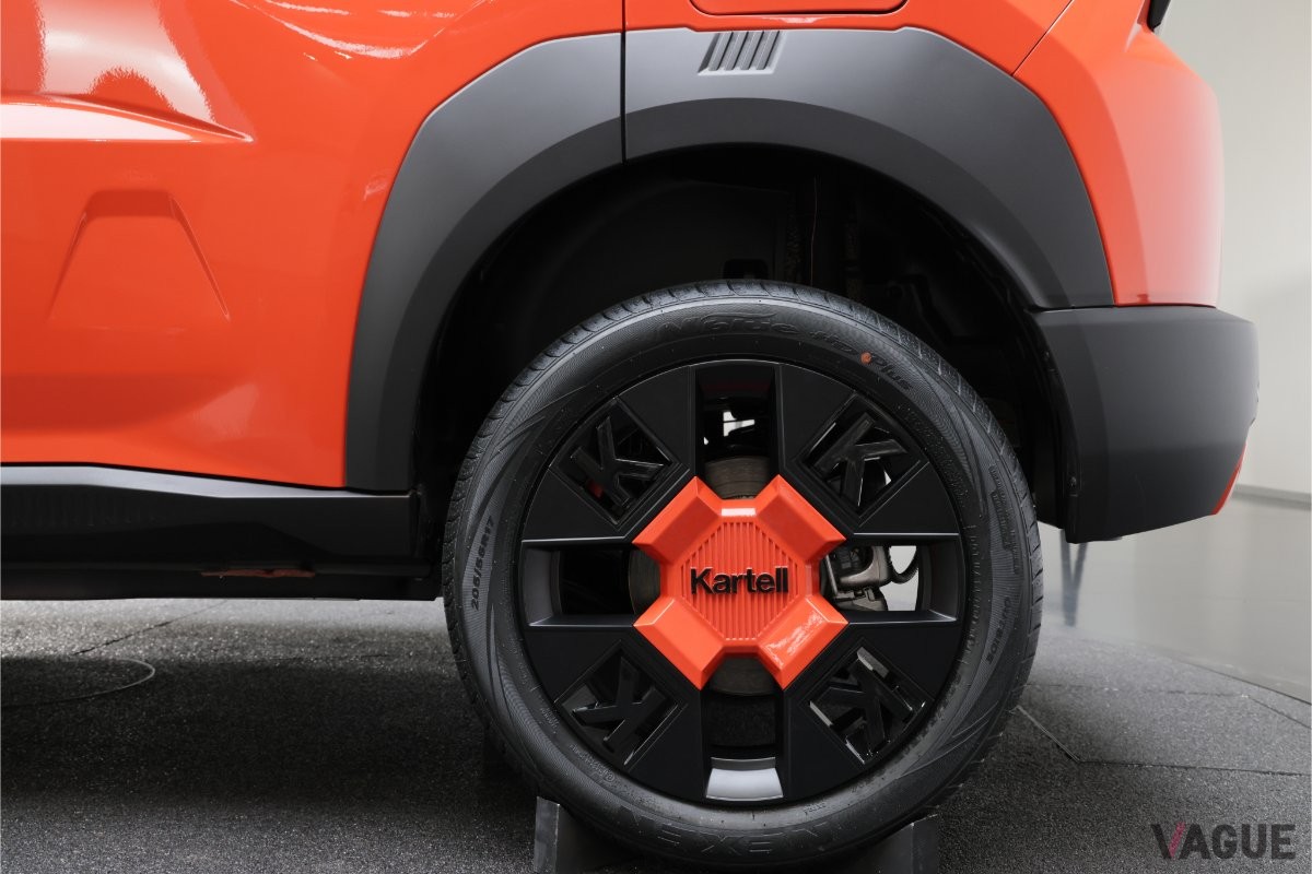 フィアットとカルテルがコラボした「グランデパンダ・カルテル」