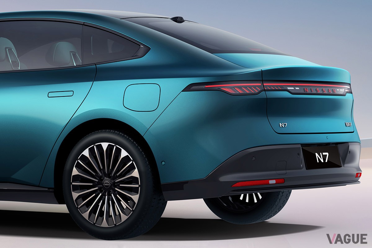 日産自動車のミッドサイズEVセダン新型「N7」