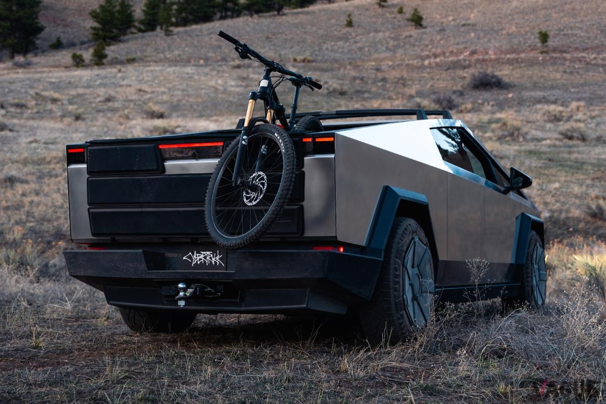 テスラ新型「サイバートラック」