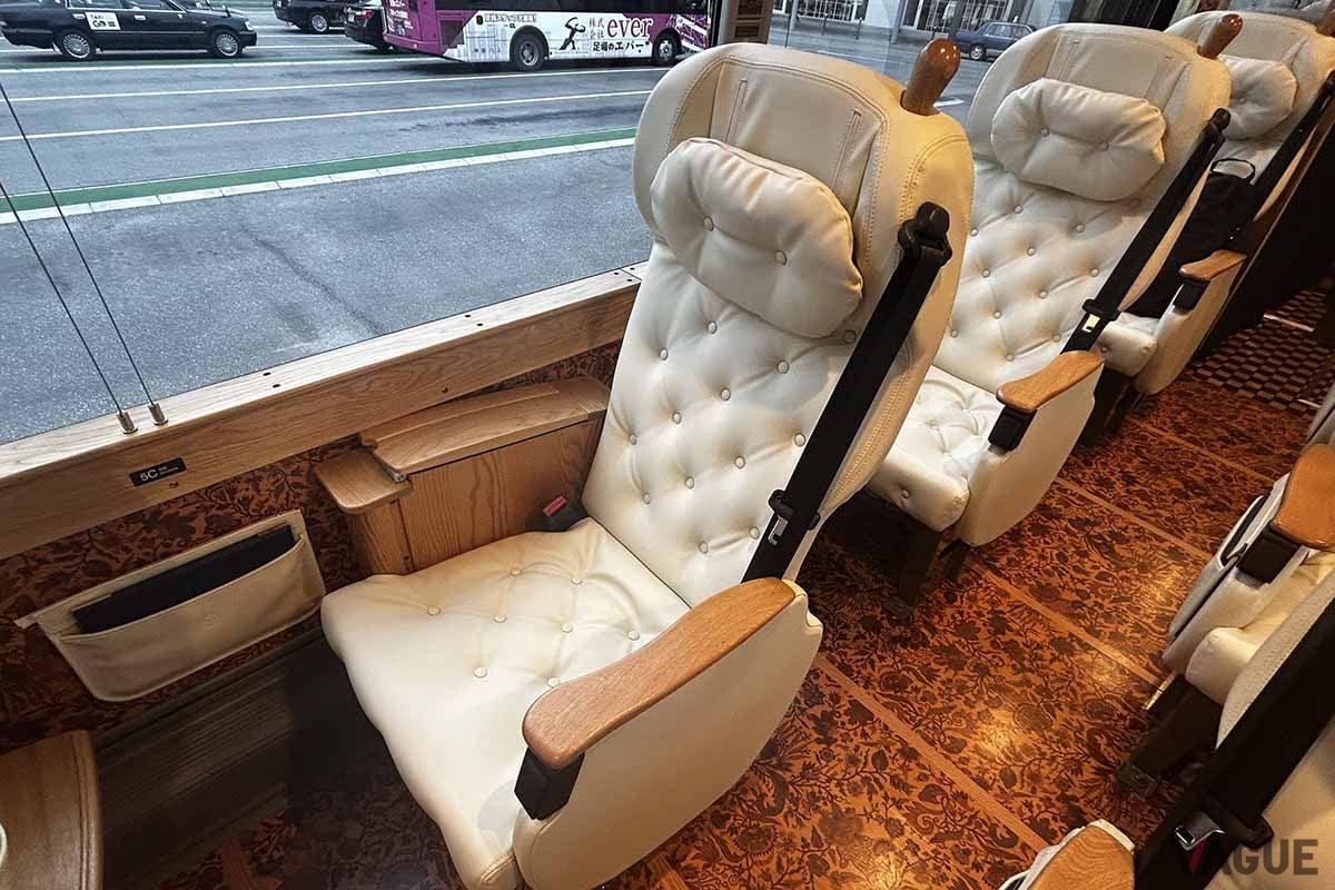 「ゆいプリマ オリビア」の車内。1名席